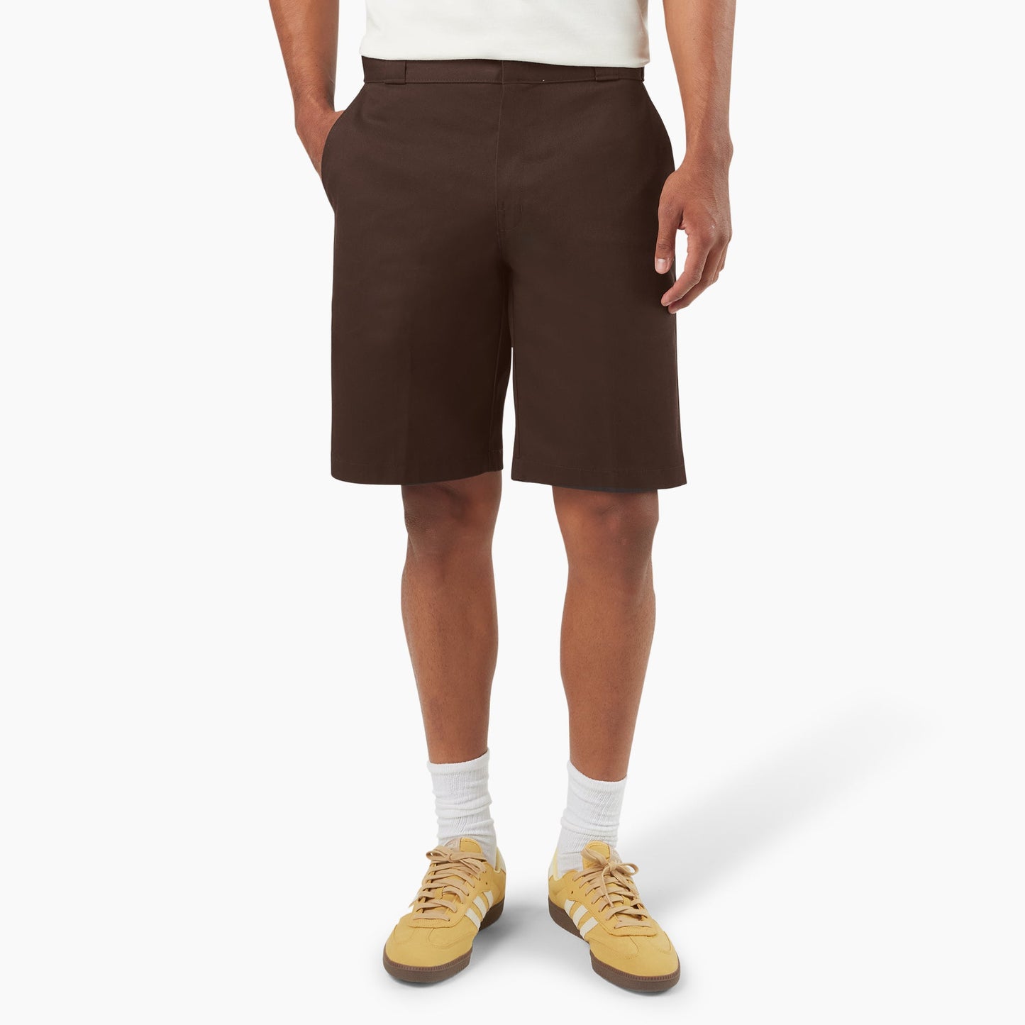 Dark Brown (0DB),28